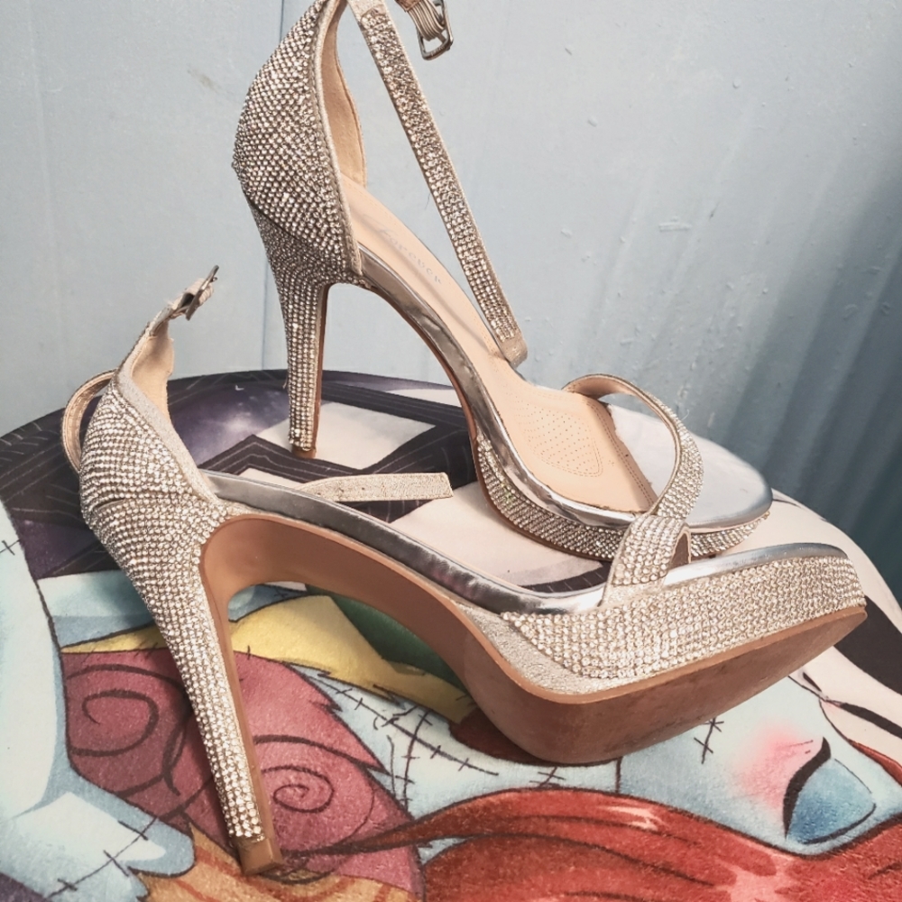Sparkly Silver Heels Size 8.5